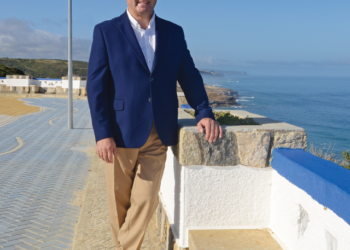 Hélder Sousa Silva suspende temporariamente mandato para se candidatar pela AD