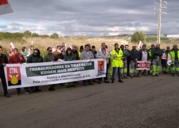 Trabalhadores da Tratolixo em greve no dia 20 de Maio