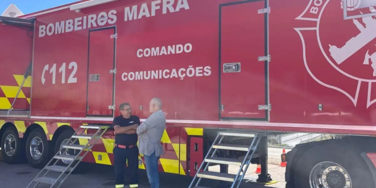 Presidente da LBP visita viatura de Mafra