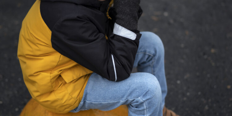 Homem detido por posse de pornografia de menores