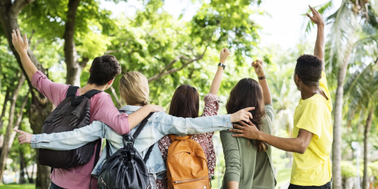 Mafra Celebra o Dia Internacional da Juventude com Programação Focada na Inovação Digital e Sunset Party