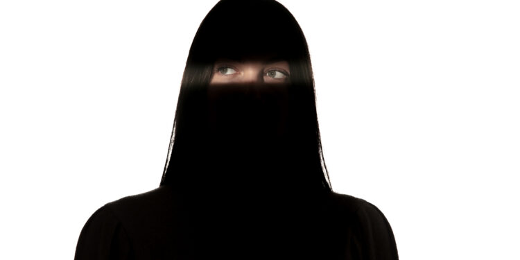 PJ detém duas mulheres por crimes de burla qualificada