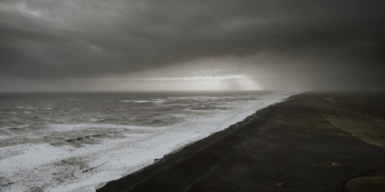 Tempestade BERT provoca vento, chuva e agitação marítima em Portugal Continental