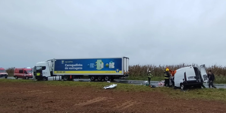 Colisão Rodoviária em Casais São Lourenço