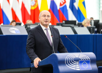 Hélder Sousa Silva Defende Reforço da Defesa da UE com Financiamento Sustentável