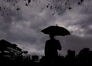 Céu Nublado com Chuva e Ventos Fortes