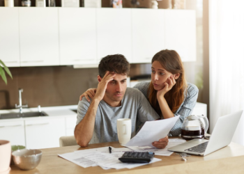 Cortes no Apoio à Renda Motivam Petição Pública e Multiplicam Testemunhos Online