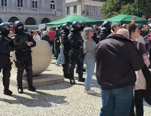 Em comunicado, PSP detalha incidentes registados em Lisboa nas comemorações do 25 de Abril