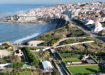 Câmara de Mafra abre candidaturas para 43 novos registos de Alojamento Local na Ericeira
