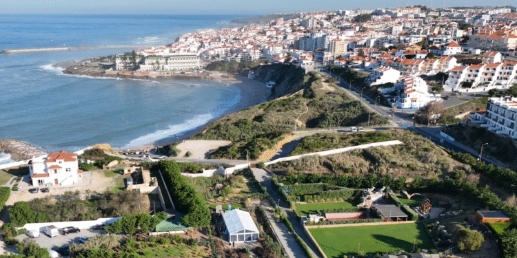 Câmara de Mafra abre candidaturas para 43 novos registos de Alojamento Local na Ericeira