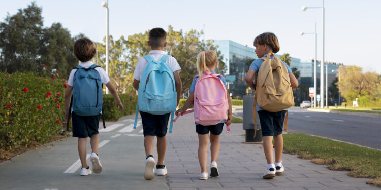 Regresso às aulas obriga famílias a maior esforço financeiro