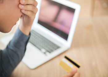 Entidade não habilitada a desenvolver serviços de concessão de crédito em Portugal