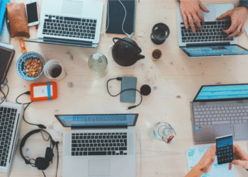 Maioria dedica mais de 2 horas por dia à Internet