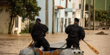 Marinha resgatou 132 pessoas afetadas pelas depressões Kristin e Leonardo