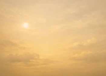 Depressão REGINA traz chuva, trovoadas e poeiras do Saara a Portugal a partir de domingo