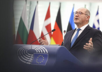 Parlamento Europeu aprova posição para orçamento 2028-2034 com reforço do Erasmus+ e AgoraEU