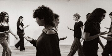 Colectivo A TRIBO apresenta tríptico sobre crescimento, tecnologia e relações humanas em Mafra e na Ericeira