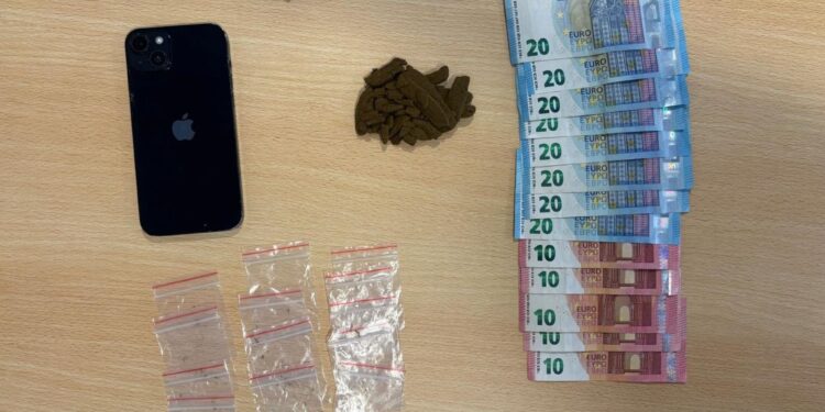 GNR apreende 57 doses de haxixe e detém homem na Ericeira