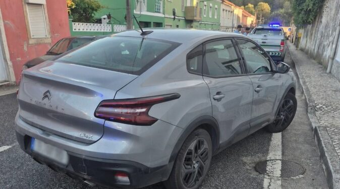Malveira – Detido por furto de veículo e posse de arma proibida