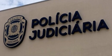 Mulher morre esfaqueada em Mafra. PJ investiga suspeita de homicídio em contexto de violência doméstica
